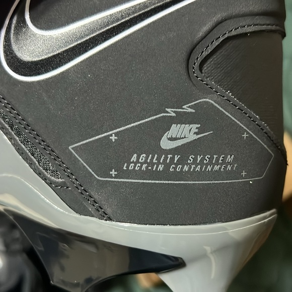 Nike Alpha Menace Pro 3 - Football cleats  Size 17 and 11 - Picture 10 of 11